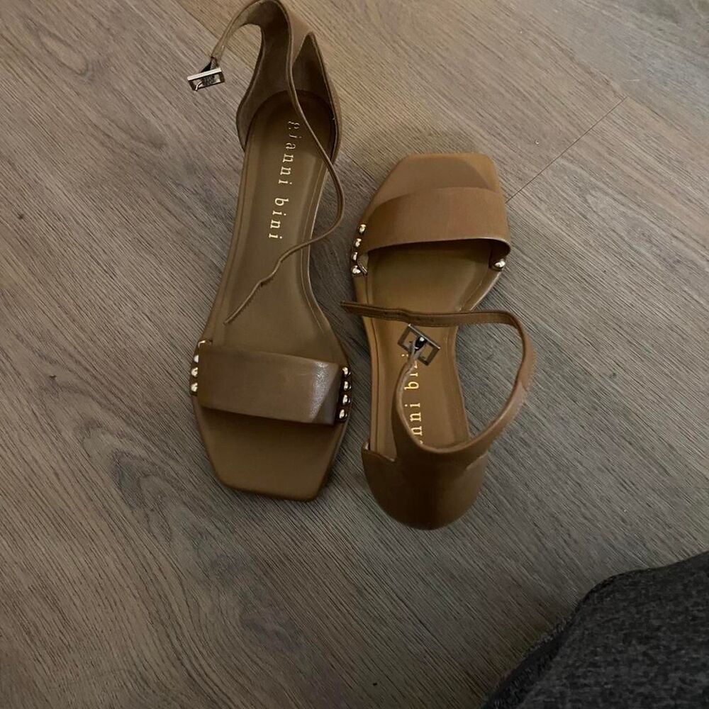 Unbranded Women's Tan and Brown Courts